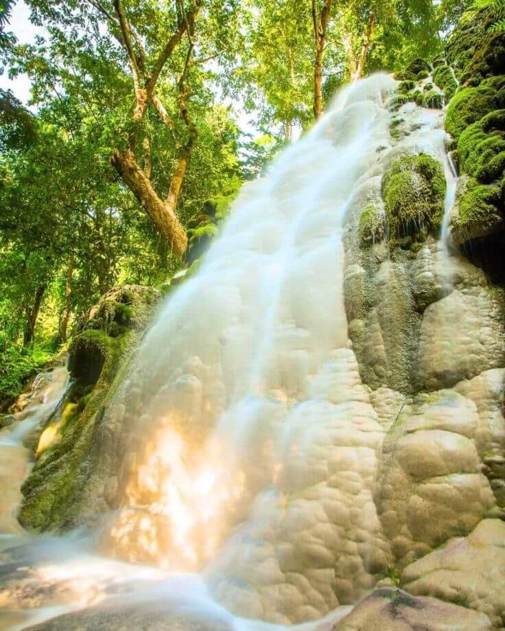 bua tong sticky waterfalls